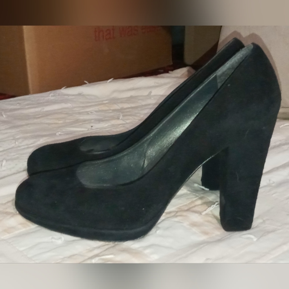 🌾STUART WEITZMAN🌾Black, Suede, Block Heel Pump
